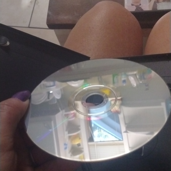 For DVDs, one show two movies - Picture 4 of 10